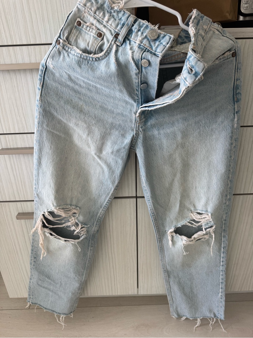 Zara Light Blue Relaxed Distressed Women’s Jeans